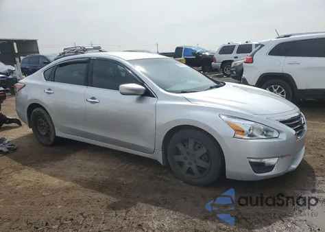 2015 Nissan Altima 2.5 из США, поврежденный, VIN 1N4AL3AP5FC200829